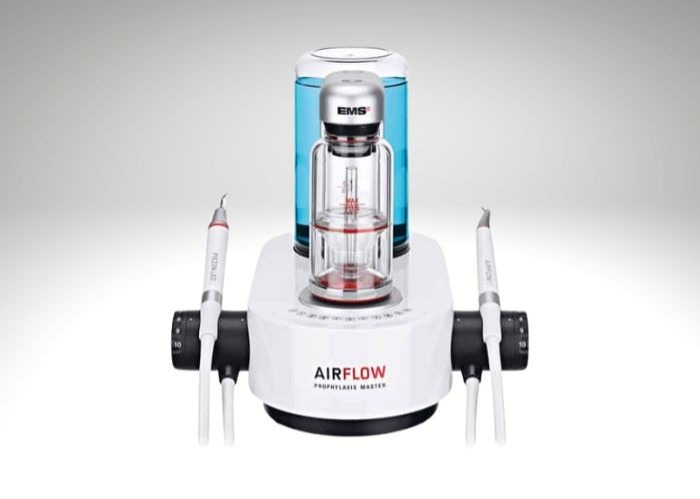 Minimally invasive dental cleaning in Perth